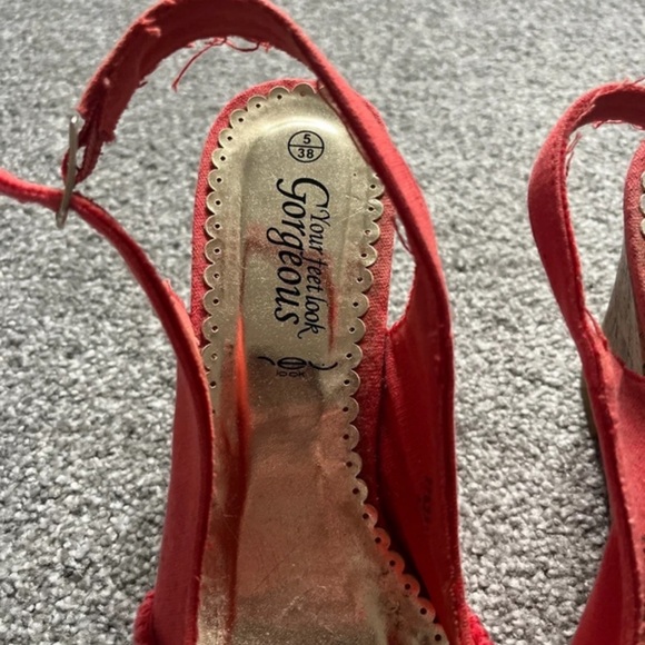 Elegant Red Slingback Heels - Picture 2 of 4